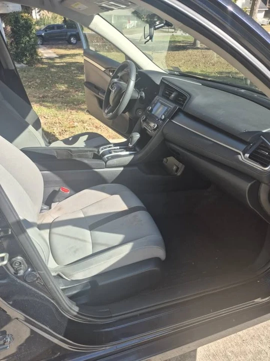 2018 Honda Civic 10th Gen - Image 9 of 10