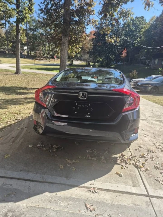 2018 Honda Civic 10th Gen - Image 3 of 10