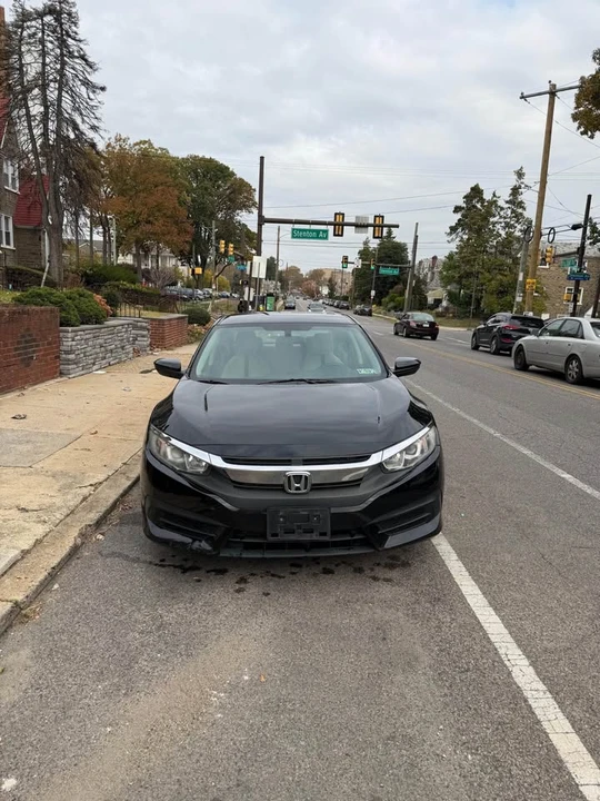 2018 Honda Civic 10th Gen - Image 4 of 13