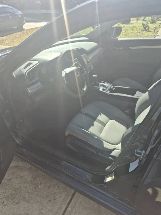 2018 Honda Civic 10th Gen - Image 5 of 10