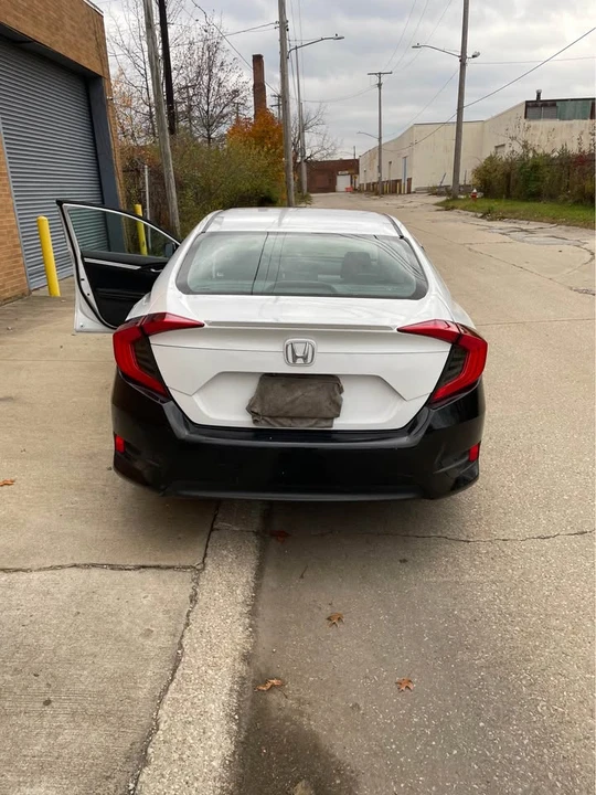 2018 Honda Civic 10th Gen - Image 10 of 10