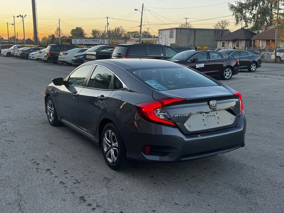2018 Honda Civic 10th Gen - Image 5 of 12