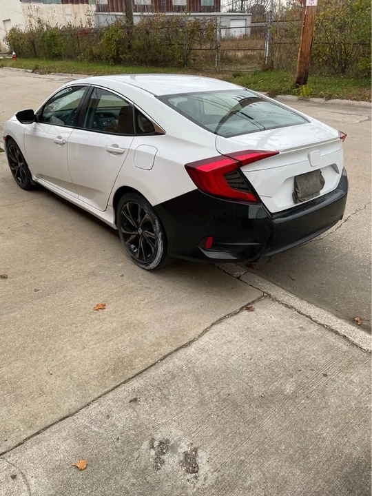 2018 Honda Civic 10th Gen - Image 5 of 10