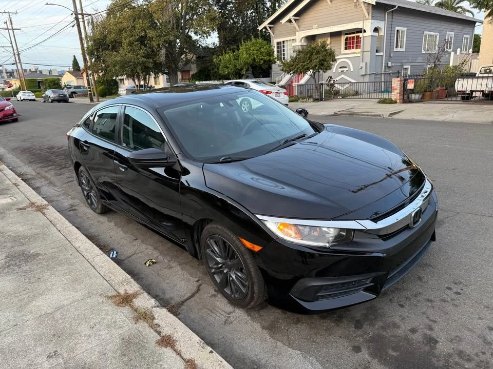 2018 Honda Civic 10th Gen - Image 2 of 5