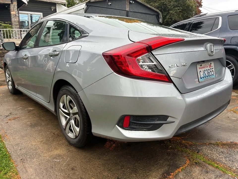 2018 Honda Civic 10th Gen - Image 3 of 5