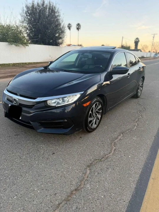 2018 Honda Civic 10th Gen - Image 10 of 14