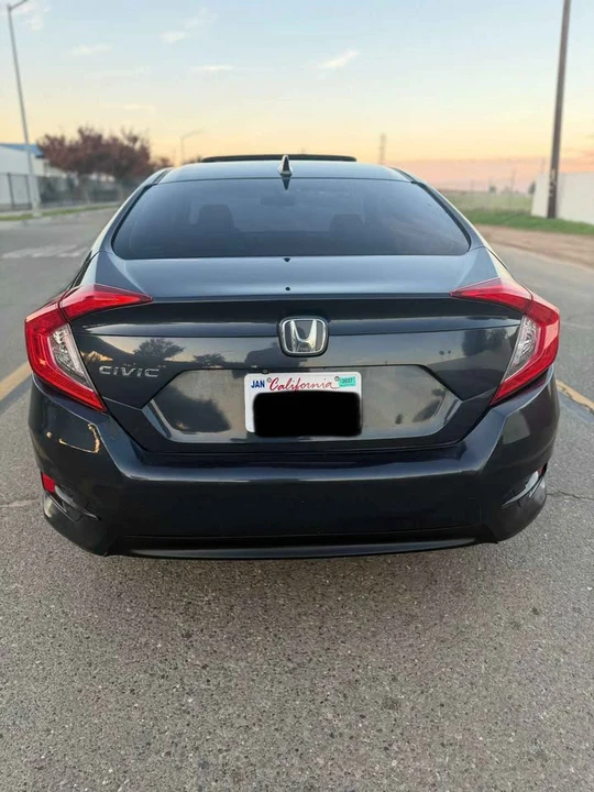 2018 Honda Civic 10th Gen - Image 6 of 14