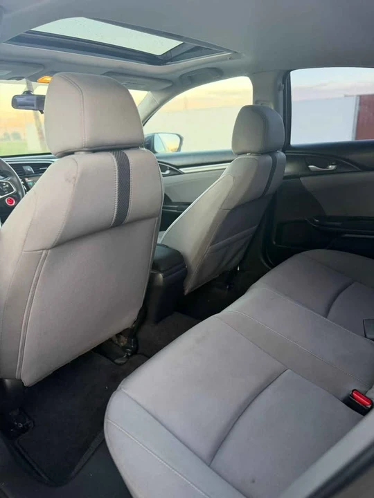 2018 Honda Civic 10th Gen - Image 8 of 14