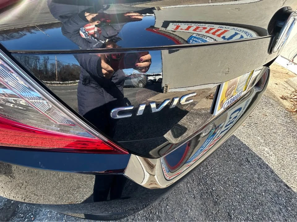 2018 Honda Civic 10th Gen - Image 7 of 18