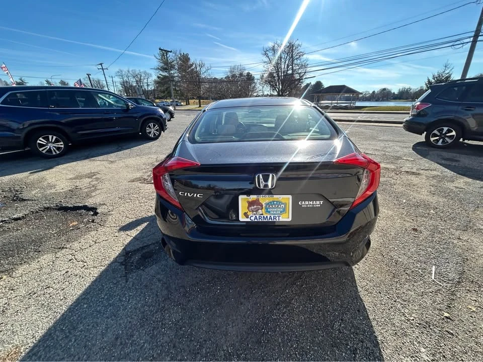 2018 Honda Civic 10th Gen - Image 8 of 18