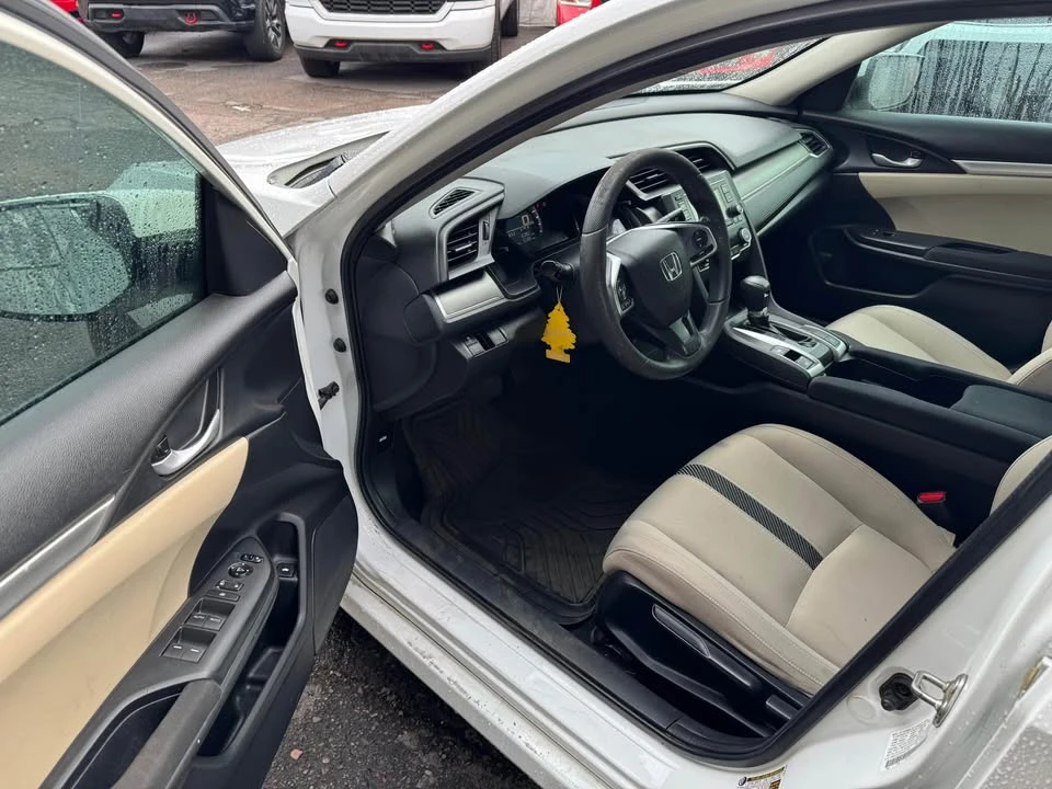 2018 Honda Civic 10th Gen - Image 5 of 10
