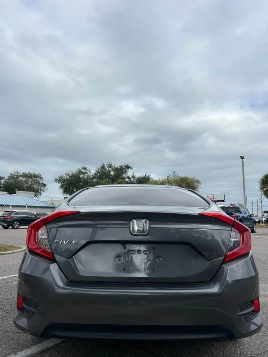 2018 Honda Civic 10th Gen - Image 4 of 9