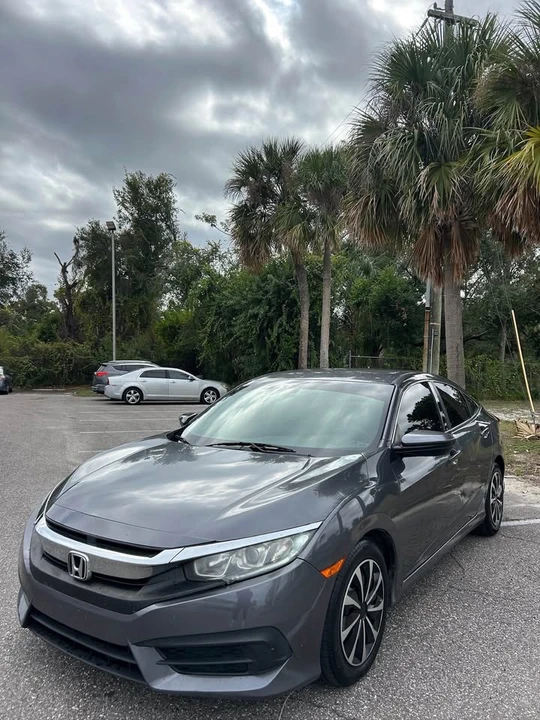 2018 Honda Civic 10th Gen - Image 2 of 9