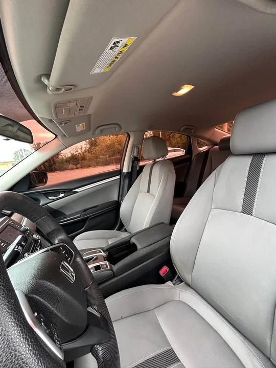 2018 Honda Civic 10th Gen - Image 7 of 9