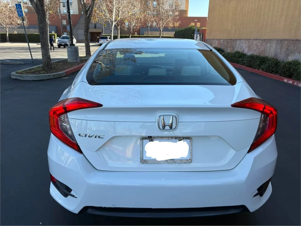 2018 Honda Civic 10th Gen - Image 2 of 10