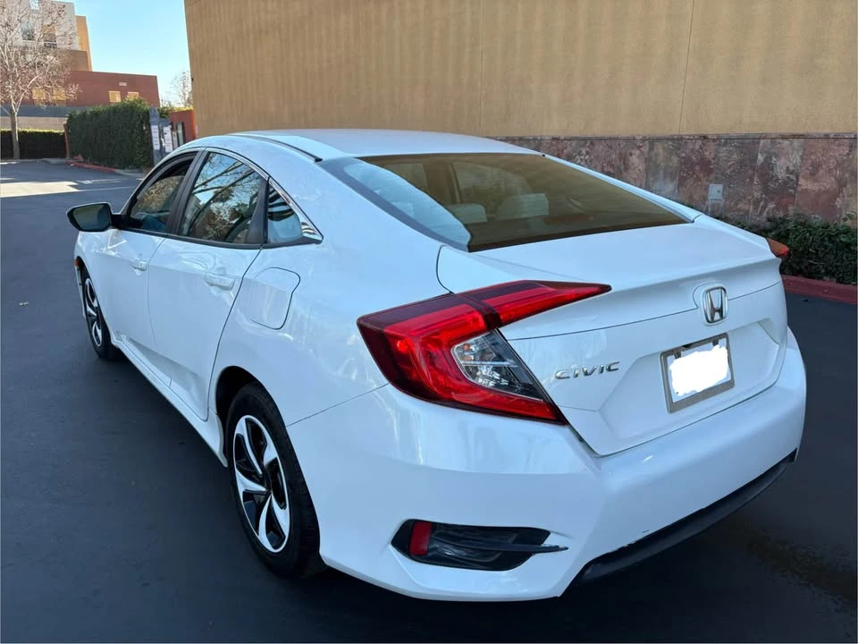 2018 Honda Civic 10th Gen - Image 3 of 10