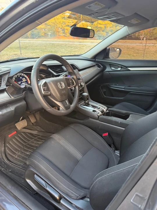 2018 Honda Civic 10th Gen - Image 11 of 13
