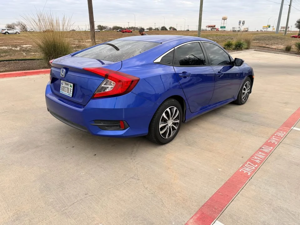 2018 Honda Civic 10th Gen - Image 6 of 14