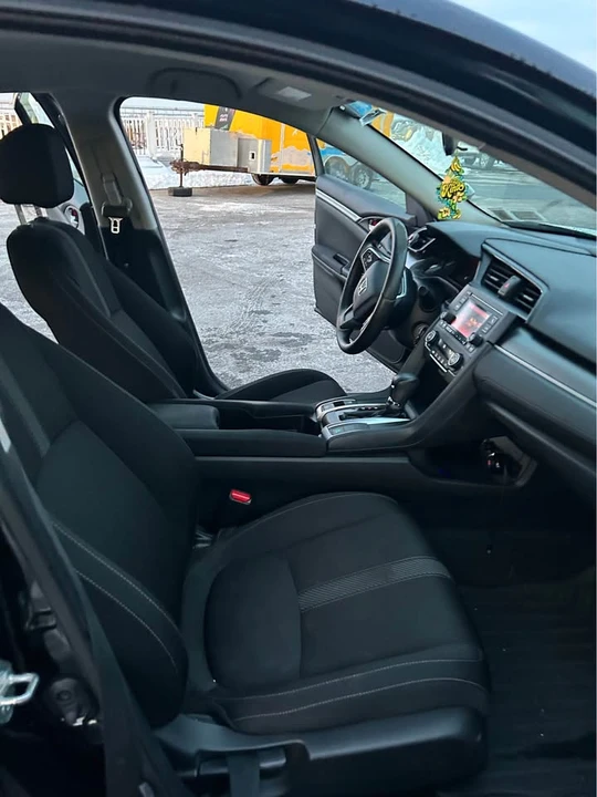 2018 Honda Civic 10th Gen - Image 5 of 10