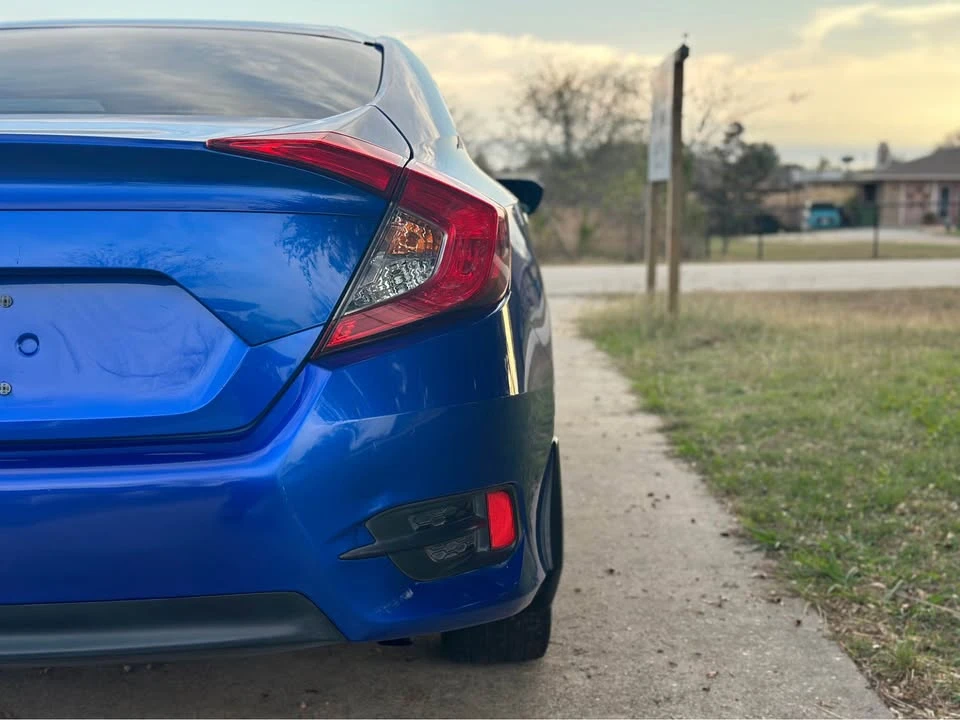 2018 Honda Civic 10th Gen - Image 10 of 20