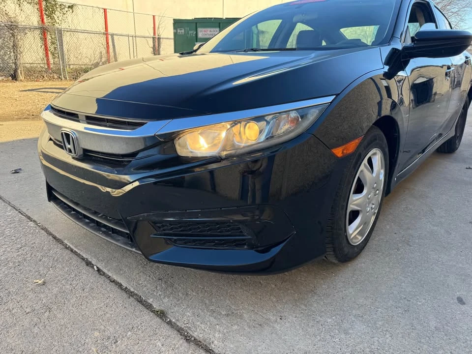 2018 Honda Civic 10th Gen - Image 2 of 7