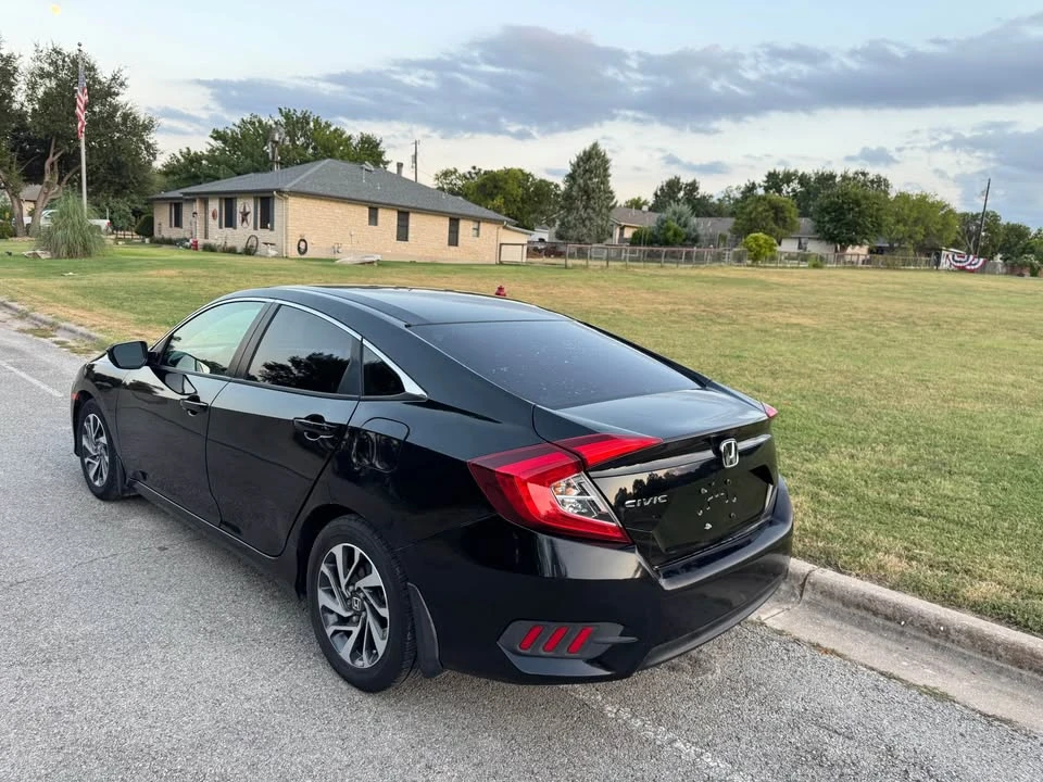 2018 Honda Civic 10th Gen - Image 4 of 11