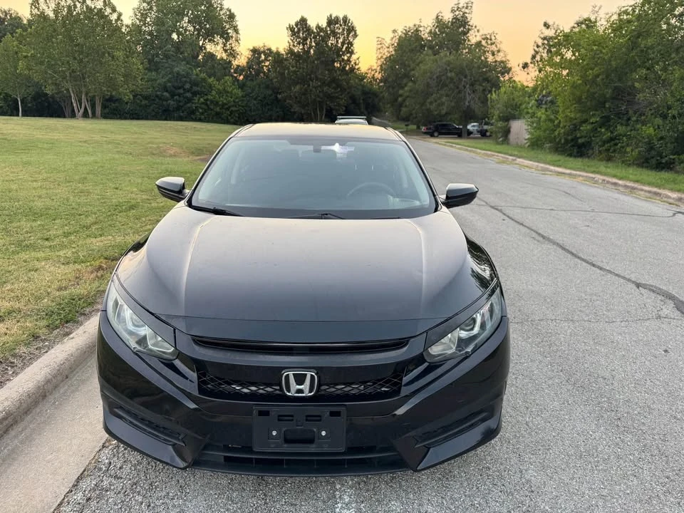 2018 Honda Civic 10th Gen - Image 6 of 11