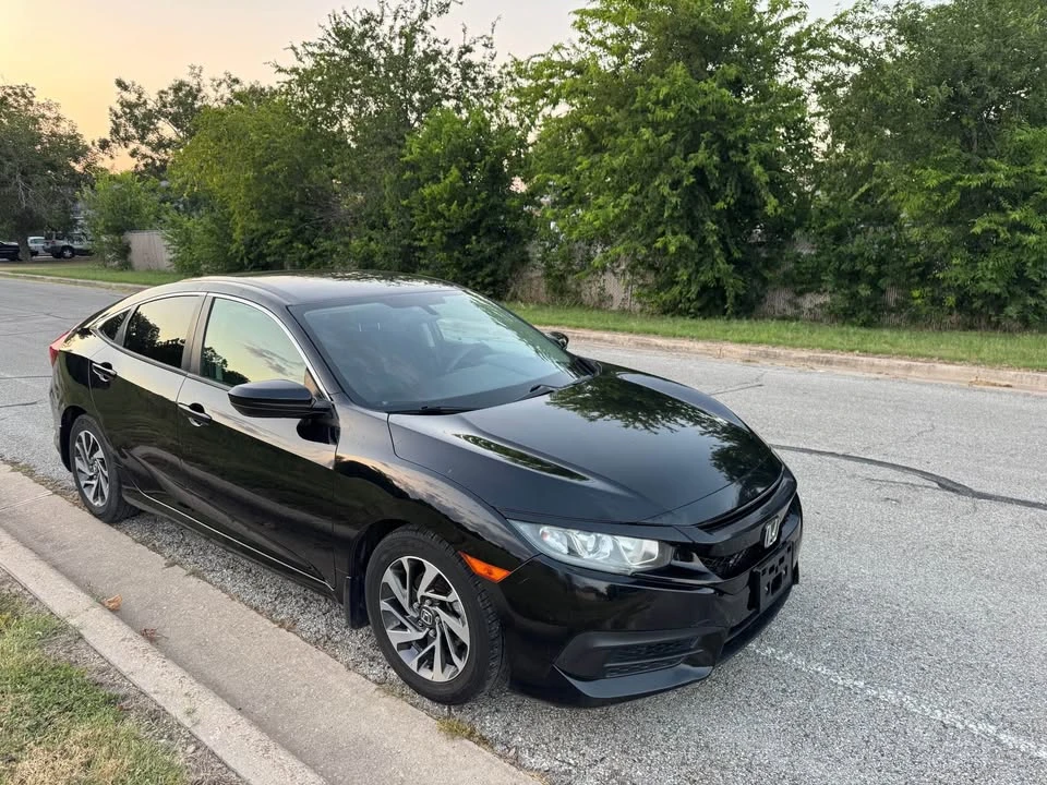 2018 Honda Civic 10th Gen - Image 5 of 11