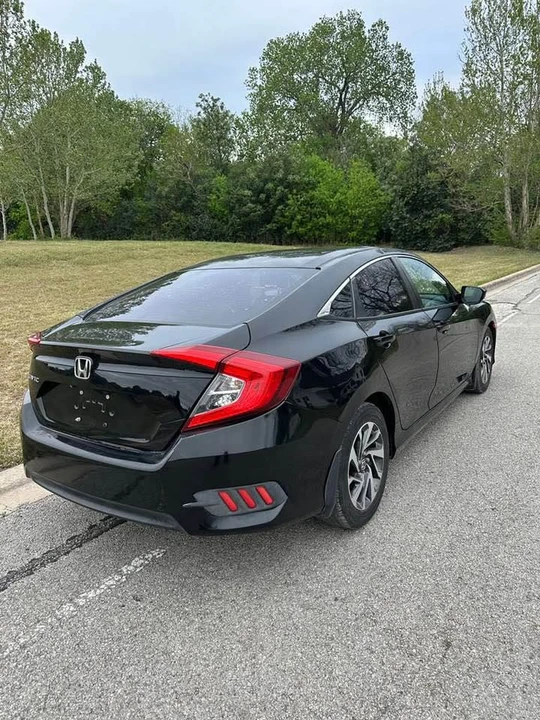 2018 Honda Civic 10th Gen - Image 2 of 11
