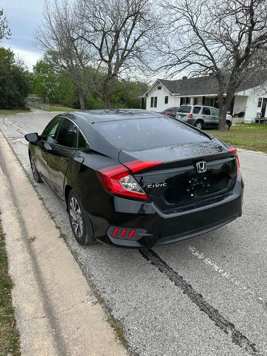 2018 Honda Civic 10th Gen - Image 7 of 11