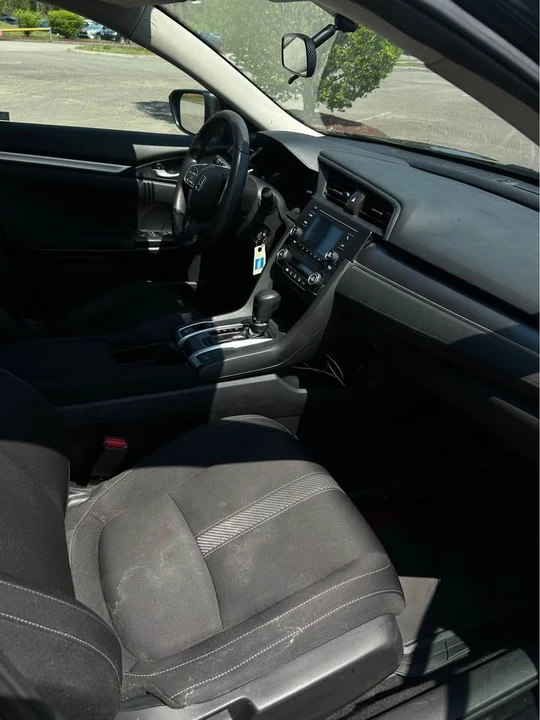 2018 Honda Civic 10th Gen - Image 11 of 15