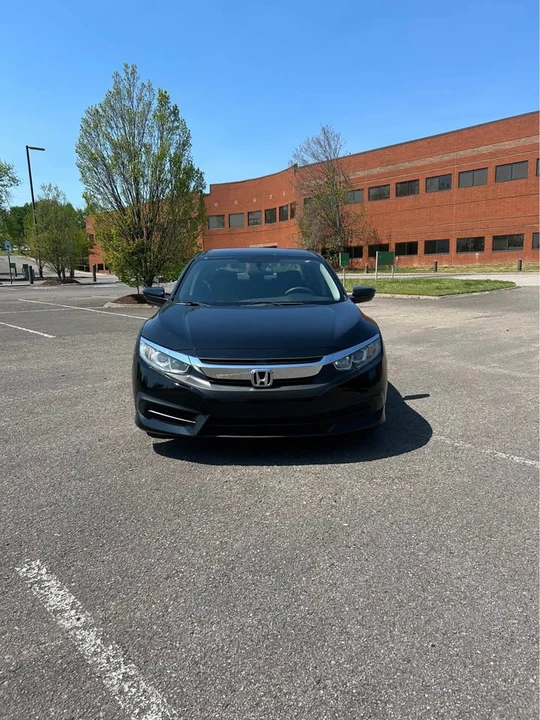 2018 Honda Civic 10th Gen - Image 3 of 15