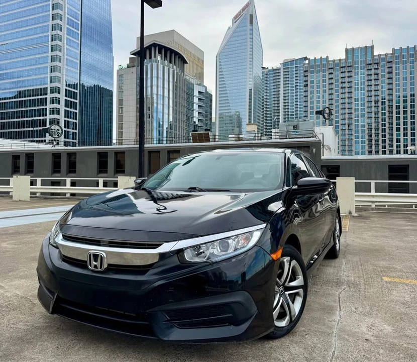 2018 Honda Civic 10th Gen - Image 3 of 11