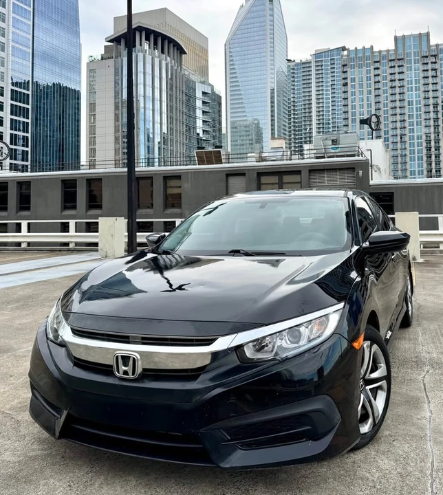 2018 Honda Civic 10th Gen - Image 2 of 11