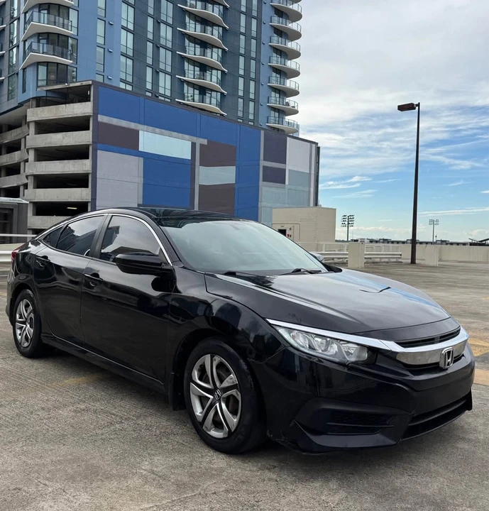 2018 Honda Civic 10th Gen - Image 7 of 11