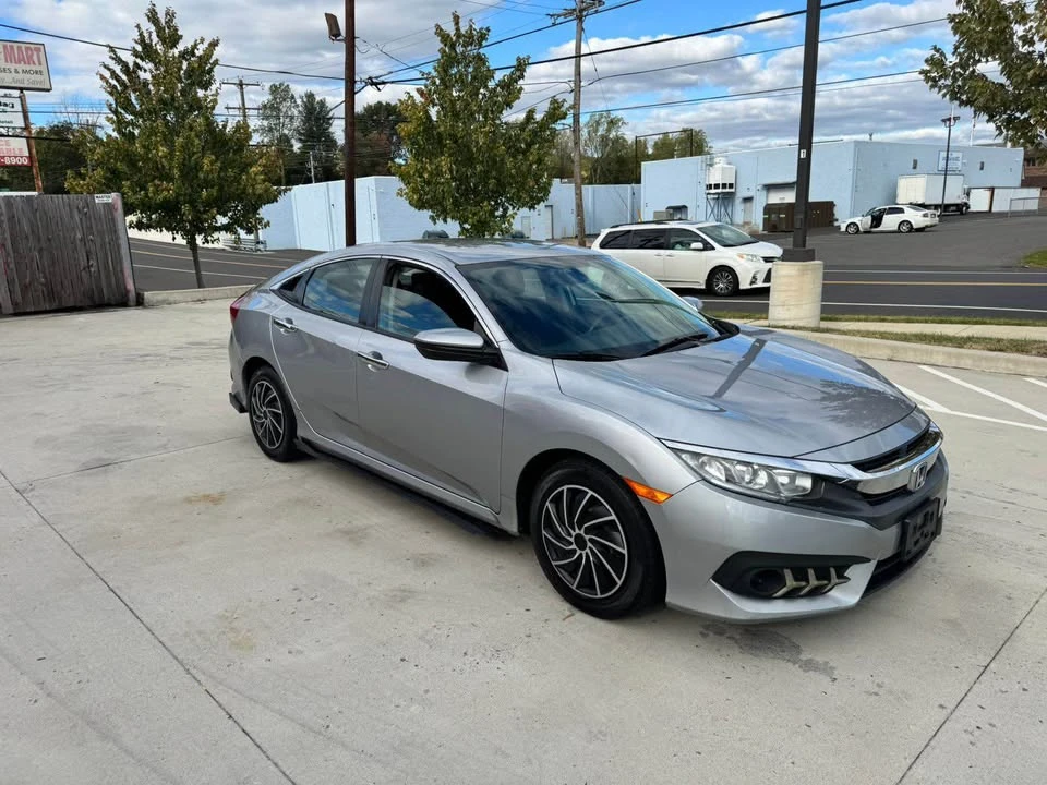 2018 Honda Civic 10th Gen - Image 3 of 14