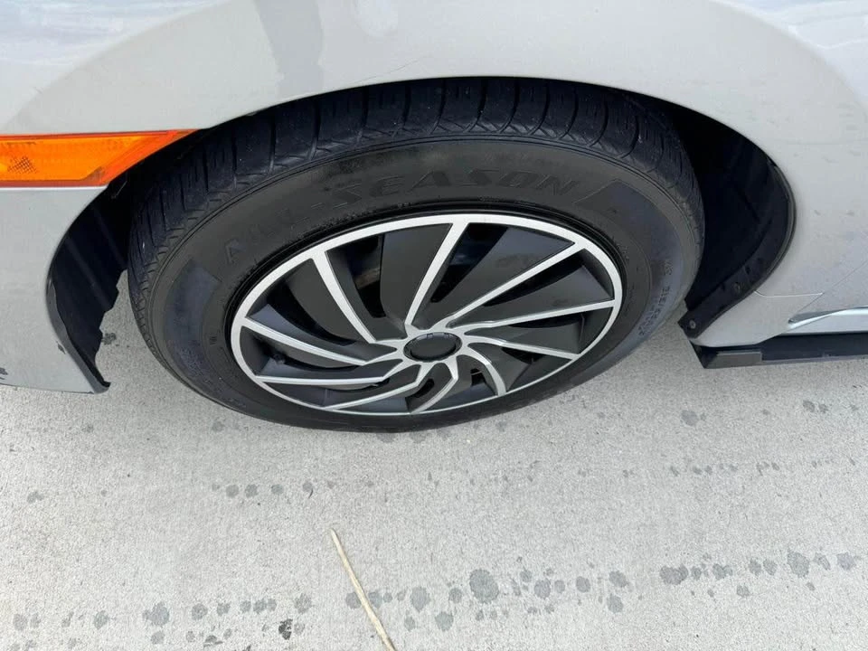 2018 Honda Civic 10th Gen - Image 6 of 14