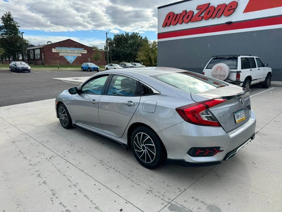 2018 Honda Civic 10th Gen - Image 9 of 14