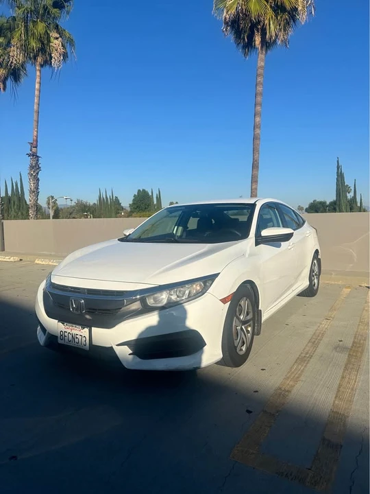 2018 Honda Civic 10th Gen - Image 2 of 13
