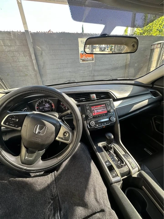 2018 Honda Civic 10th Gen - Image 10 of 13