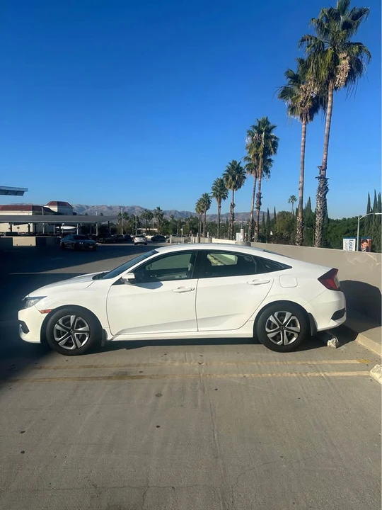 2018 Honda Civic 10th Gen - Image 3 of 13