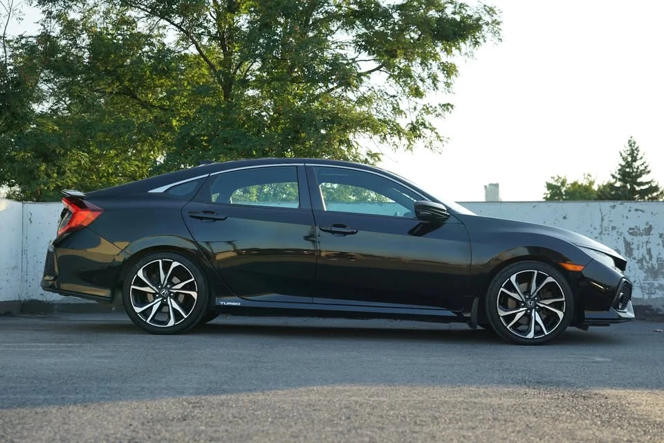 2018 Honda Civic Si 10th Gen - Image 2 of 15