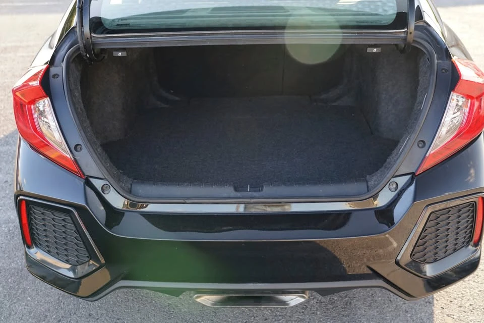 2018 Honda Civic Si 10th Gen - Image 14 of 15