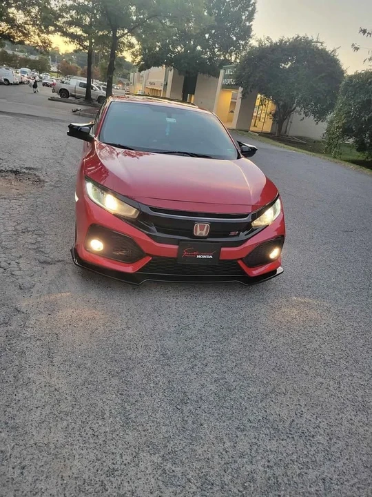 2018 Honda Civic Si 10th Gen - Image 9 of 13