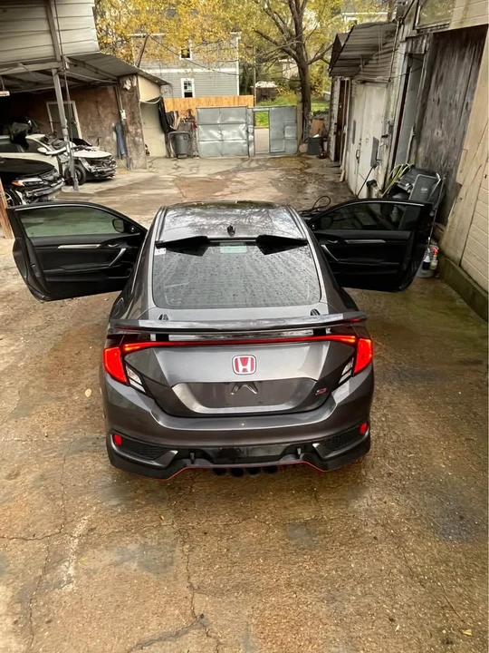 2018 Honda Civic Si 10th Gen - Image 10 of 11