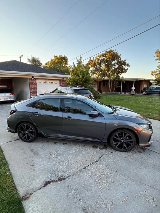 2018 Honda Civic 10th Gen - Image 2 of 3