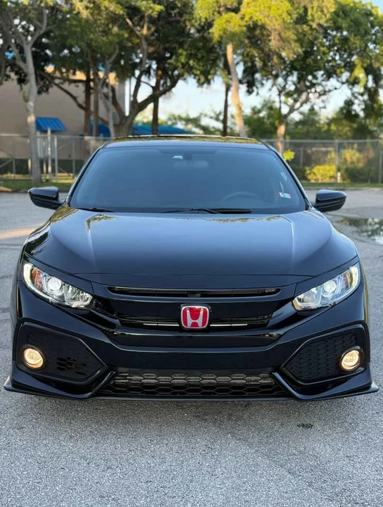 2018 Honda Civic 10th Gen - Image 2 of 12