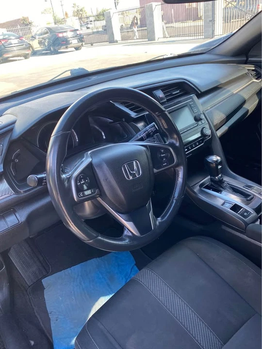 2018 Honda Civic 10th Gen - Image 6 of 9