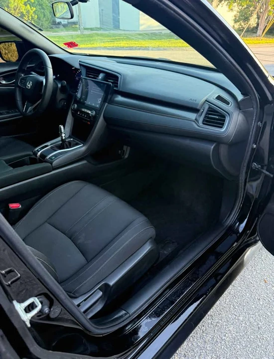 2018 Honda Civic 10th Gen - Image 8 of 12