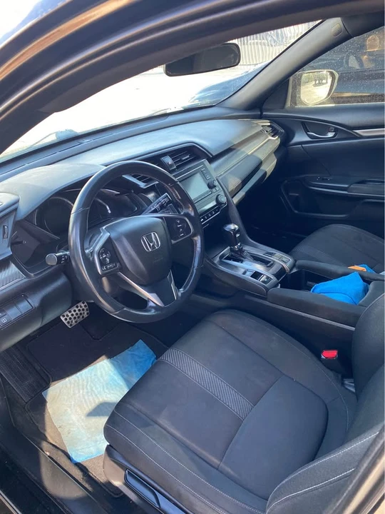 2018 Honda Civic 10th Gen - Image 5 of 9
